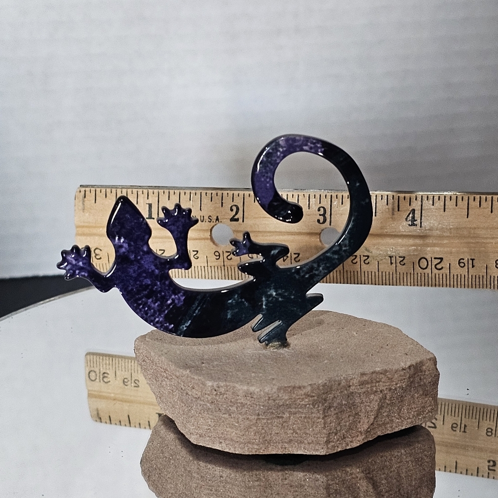Southwestern LazArt Metal Lizzard Paper Weight Petroglyphs Cave Art Gecko 🦎 👀 - Picture 3 of 12